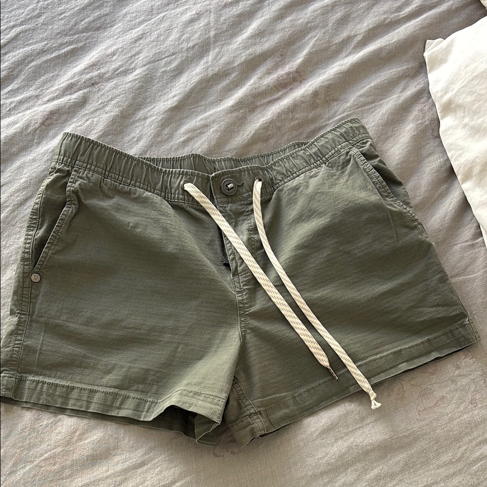 Vuori Green Cargo Shorts (Ripstop)